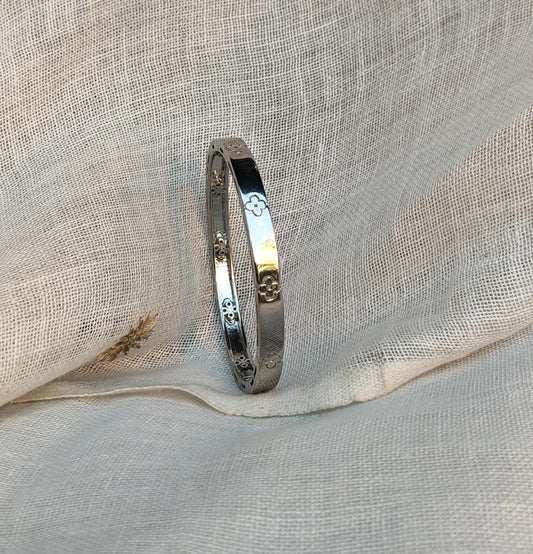 Minimal Floral Silver bracelet